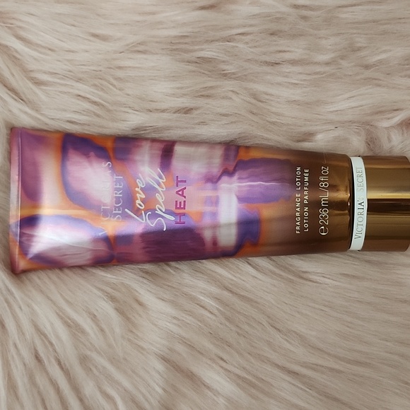 Brand New Victoria's Secret Fragrance Body Lotion - Picture 1 of 4